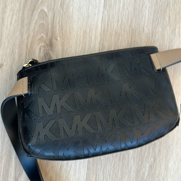 Michael Kors Black Belt Bag - Picture 6 of 6